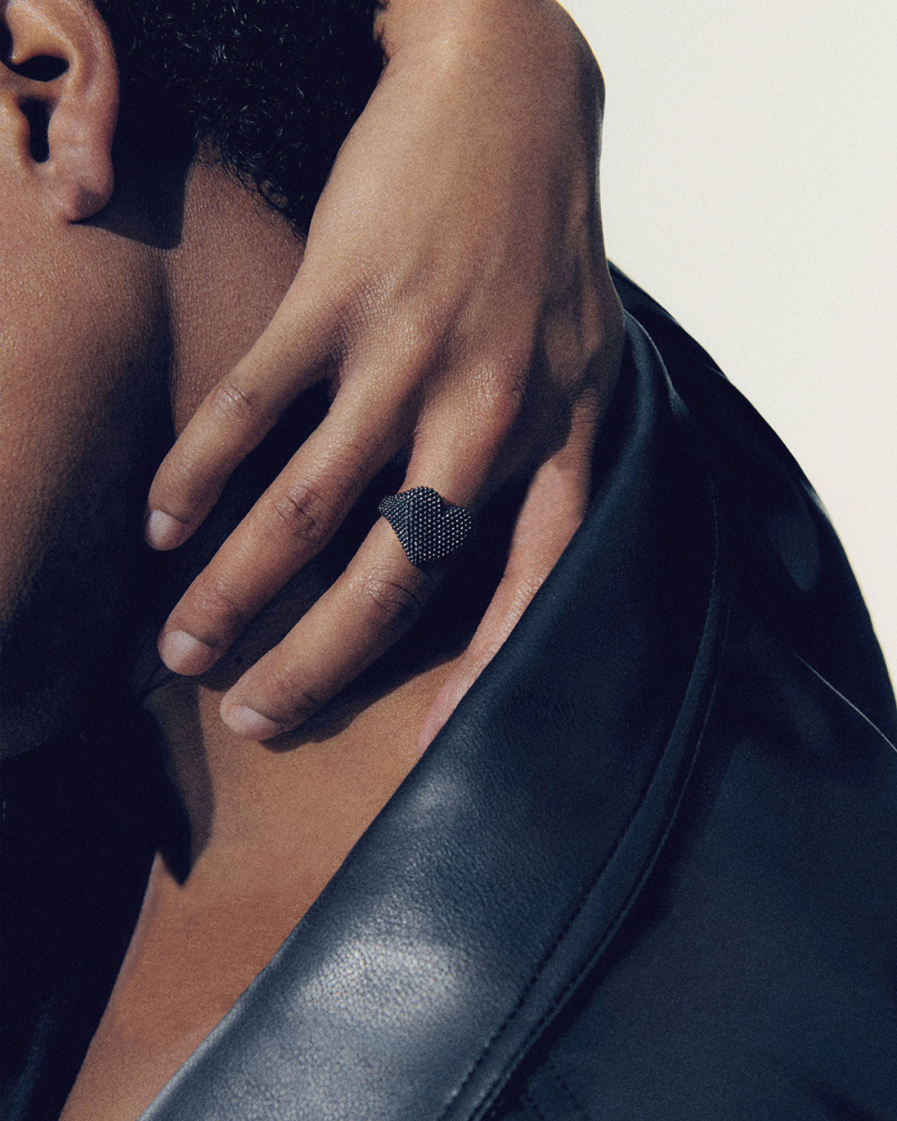 ﻿Nove25 ANELLO CHEVALIER CUORE PUNTINATO TOTAL BLACK Affare Del Giorno