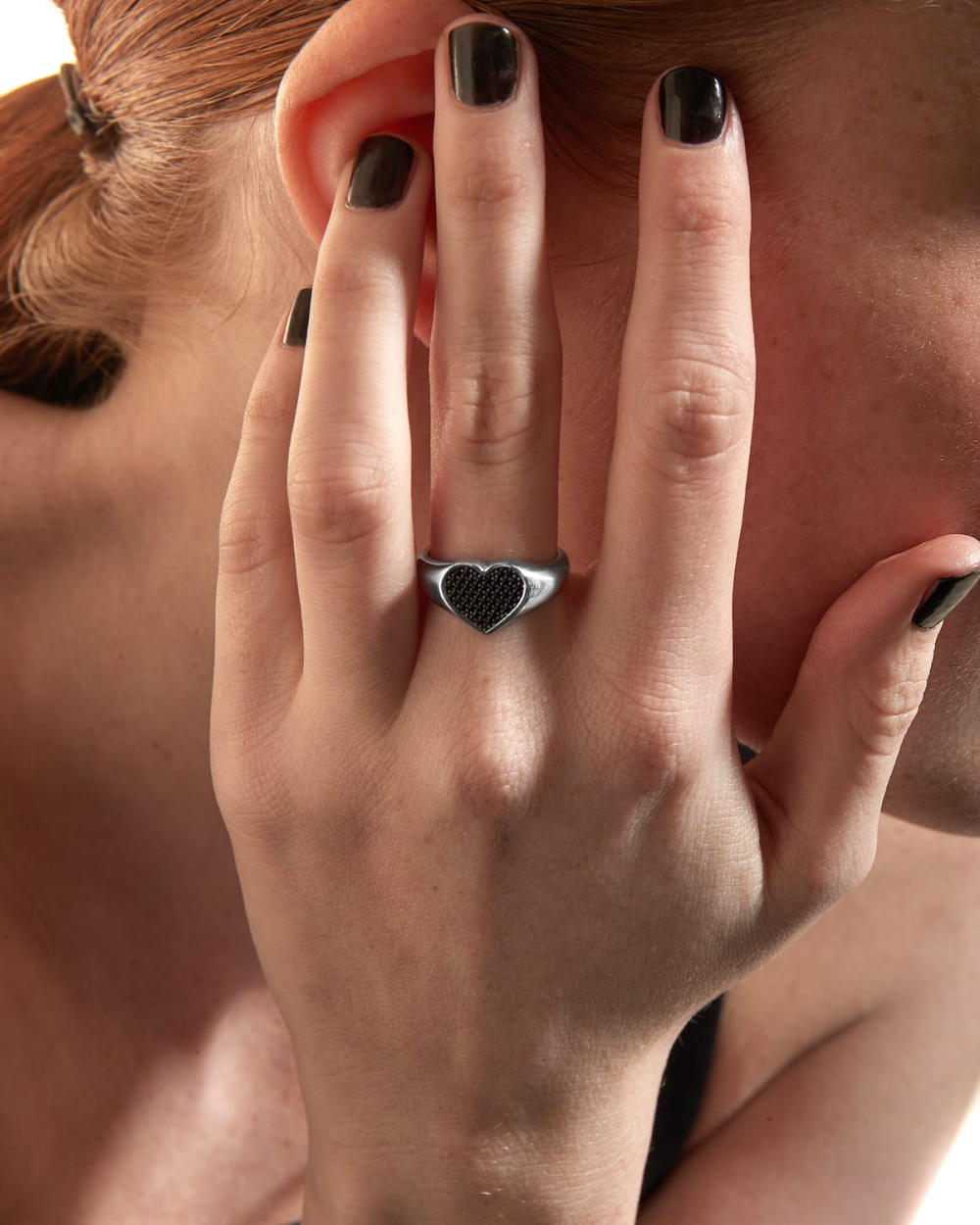 Nove25 ANELLO CHEVALIER CUORE CON BRILLANTE NERO Sconto