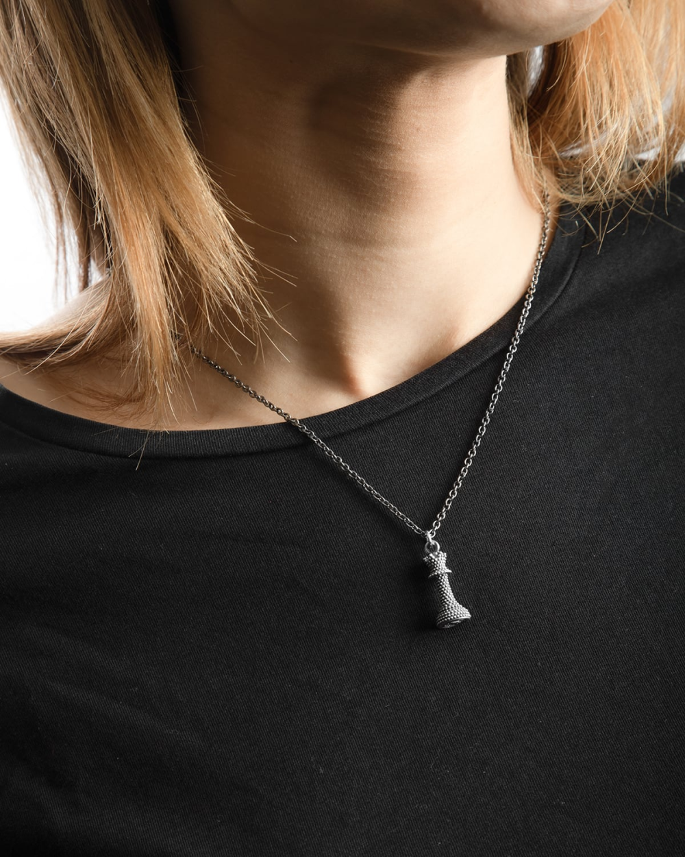 Nove25 CIONDOLO SCACCO REGINA PUNTINATA Saldi