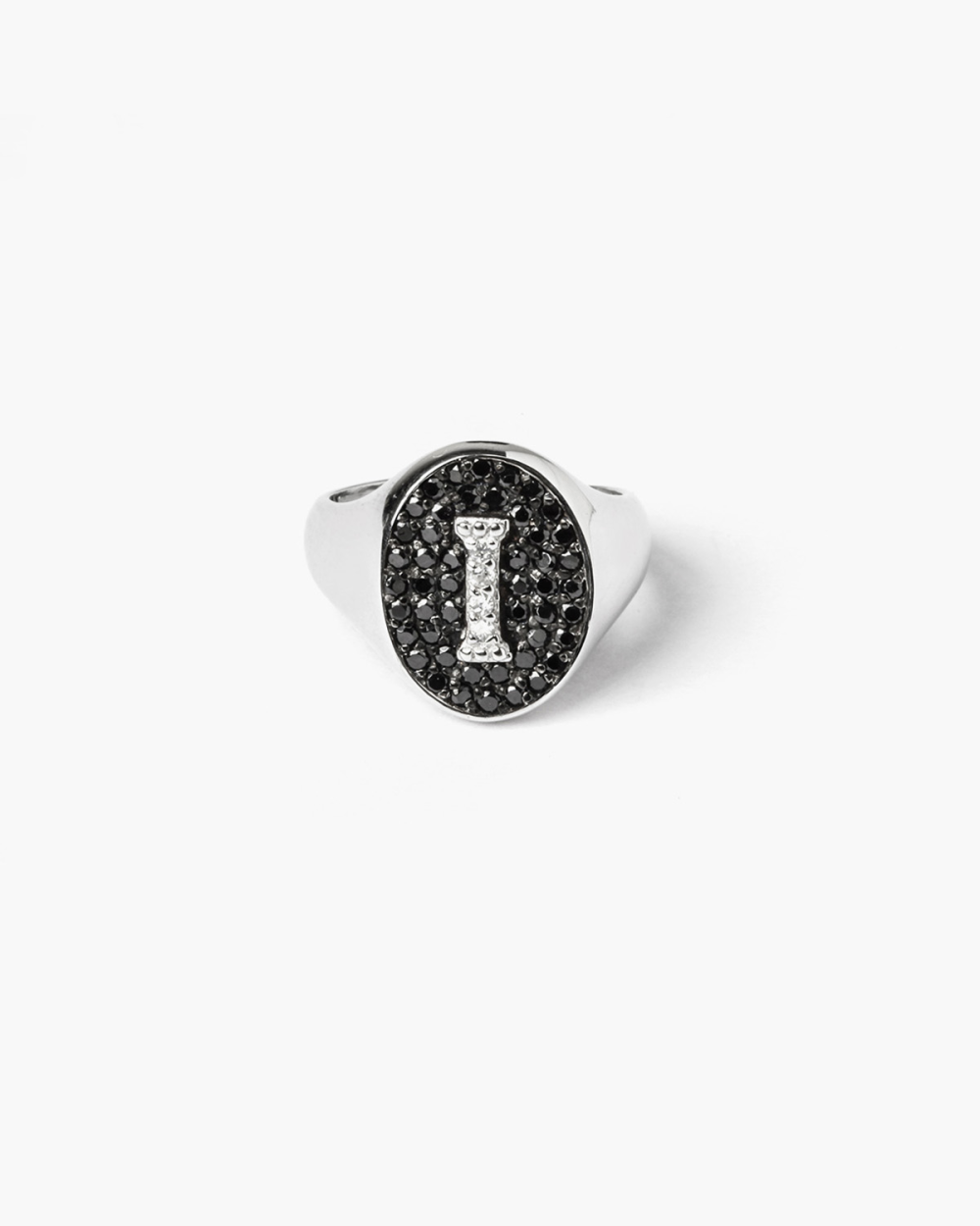 Nove25 ANELLO CHEVALIER OVALE RODIATO LETTERA CON BRILLANTI