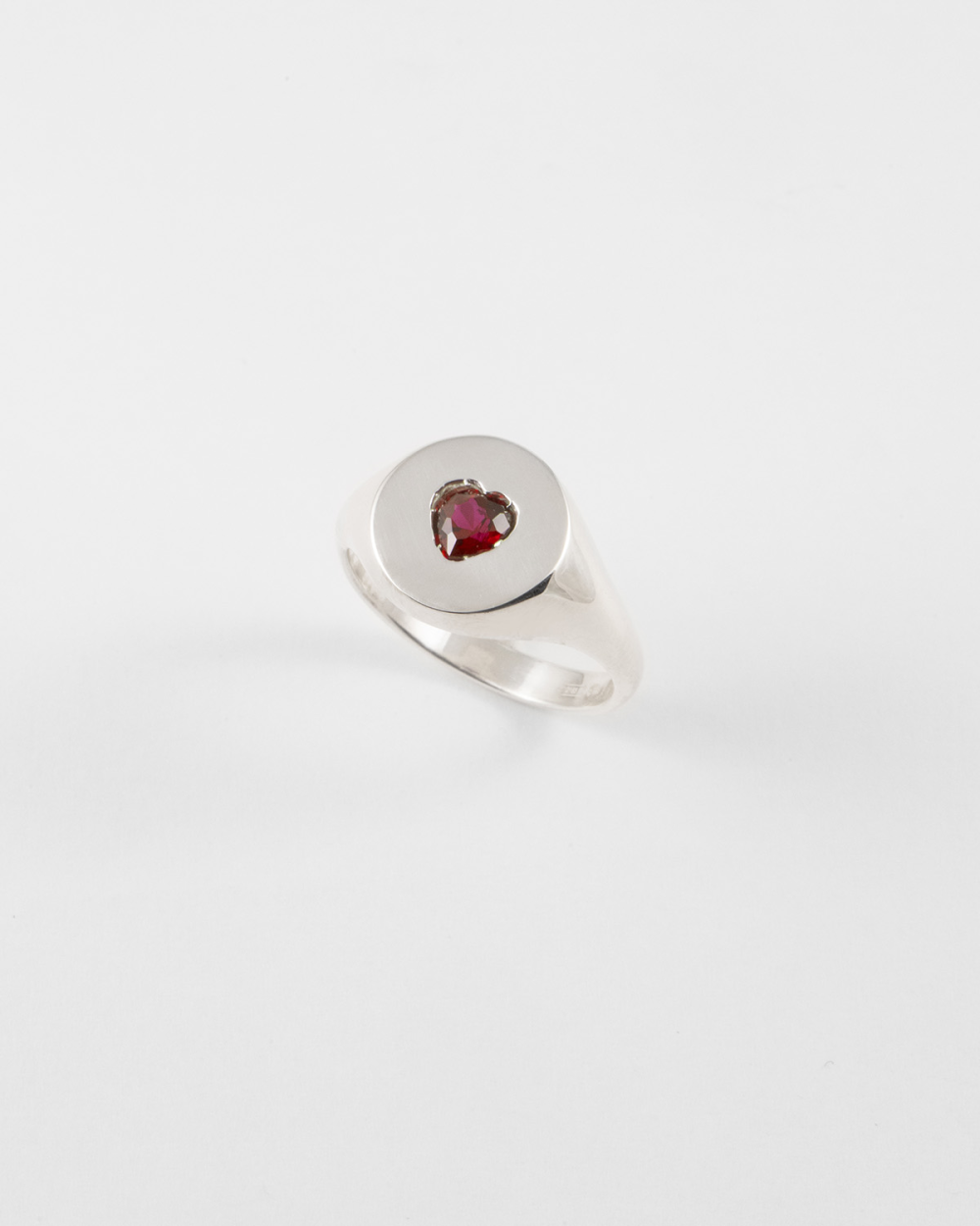 Nove25 ANELLO CHEVALIER LOVE PROMISE IN ARGENTO CON BRILLANTE A CUORE Pezzi Unici