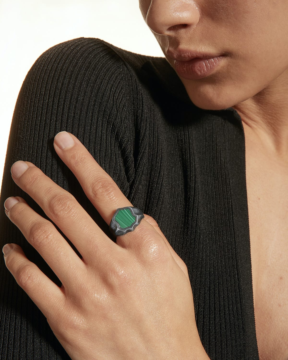 Nove25 ANELLO CHEVALIER SCUDO IN ARGENTO Consegna Veloce