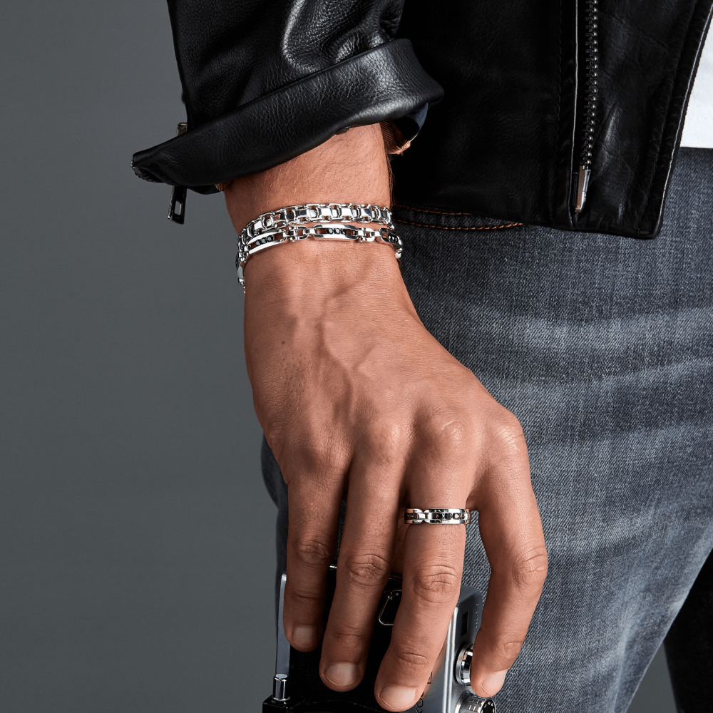 Zancan Anello Zancan in argento a fede con pietre nere Prezzo Ridotto